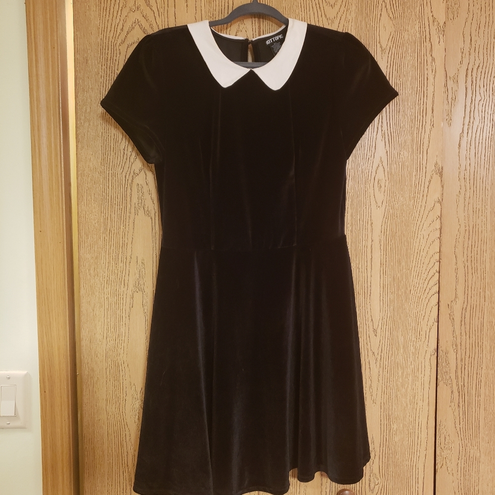 Hot Topic short sleeved stretchy goth Wednesday Addams style dress XL